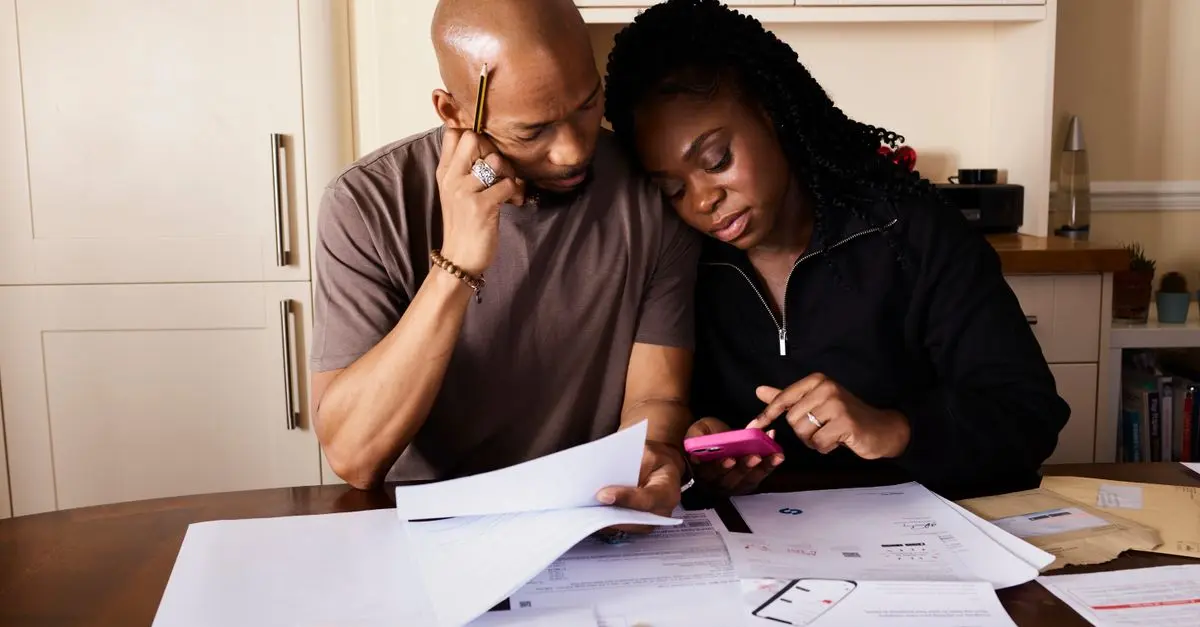 Impact budget familial : Optimiser avec le rachat de crédits